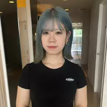 ICHINA🦋寒色 /青髪/艶髪/大船のプロフィール画像