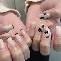 AYAKA🩵難波♡ 韓国ネイルで可愛く♡のプロフィール画像