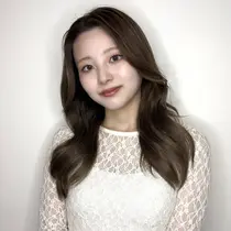 盛れる韓国ヘア🩰/ ハイトーン/華のプロフィール画像