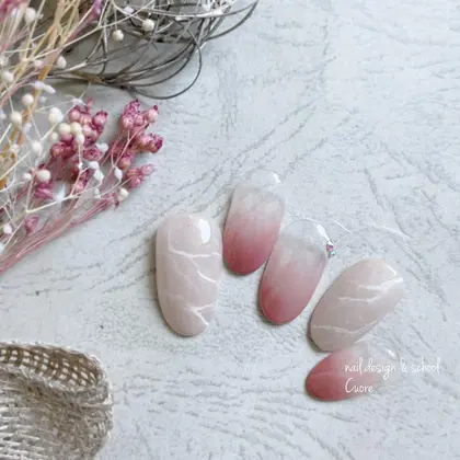 あなたのお爪と手肌を 健康へと導く大人のため の上質ネイルサロン ネイルデザイン スクール ネ Naildesign School Cuore所属 宮前区ネイル クオーレのネイルデザイン ミニモ