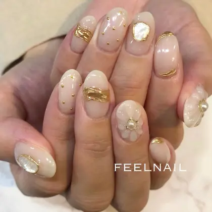 乳白色 ゴールド Feelnail天神橋店所属 近藤 あみのネイルデザイン ミニモ