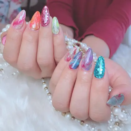 派手派手の派手派手 可愛い キラキラ Art代別途1本330円かかります ジェルネイル ス Chouchourouge所属 鈴木 縁のネイル デザイン ミニモ