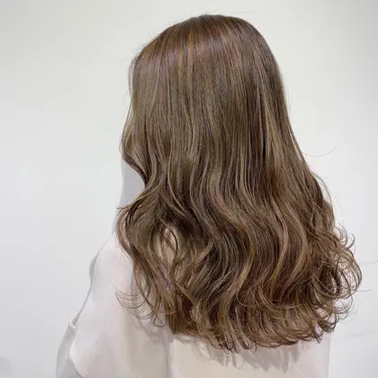 ブリーチハイライト入れてます 柔らかカーキベージュ Ash吉祥寺店所属 奥田 未玖のヘアカタログ ミニモ