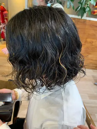 ツイストスパイラルパーマ 22年冬人気のツイストスパイラルパーマのヘアスタイル 髪型カタログ 32ページ目 ミニモ