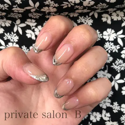 フレンチネイル 21年夏人気のフレンチネイルのネイルデザイン ネイルアートカタログ ミニモ