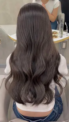 ヘアカラー　ダークブラウン ダークブラウン 会社の髪色が厳しい方にもオススメ！｜岡本 彩香