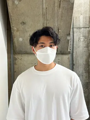 さわやかなツイストスパイラルパーマ 前髪を下ろすこともできるギリギリの長さで設定しているため その日 Meraki荻窪駅前店所属 メンズパーマ Sunaoのヘアカタログ ミニモ