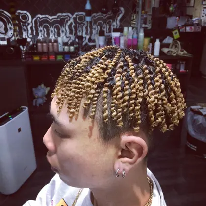 ソバージュ 22年冬人気のソバージュのヘアスタイル 髪型 ミニモ