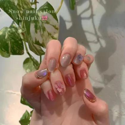 シンプルネイル 21年夏人気のネイルデザイン ネイルアートカタログ 4ページ目 ミニモ