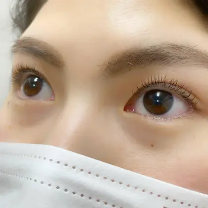 人気のまつげパーマ モデルさんや芸能人の方々も まつげパーマをされている方が増えてきてます Mahalo所属 Uchiyama Chikaのマツエクデザイン ミニモ