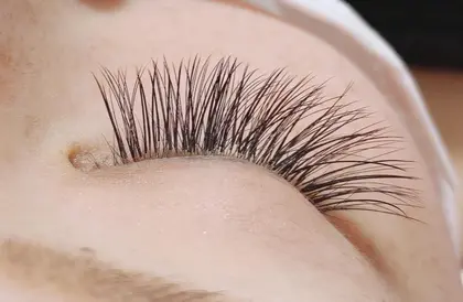 まつエク ネイル同時施術可能です ネイルとまつエクが1時間30分でどっちも綺麗になります Villadiamond所属 中野 愛のマツエク デザイン ミニモ まつエク ネイル同時施術可能です ネイルとまつエクが1時間30分でどっちも綺麗になります Villadiamond所属 中野 愛のマツエク デザイン ミニモ