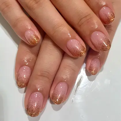 グラデーション 21年秋人気のグラデーション ラメグラデのネイルデザイン ネイルアートカタログ 86ページ目 ミニモ