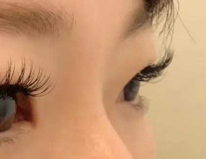 自まつ毛ごと根元から上げるので長さが強調されます ナチュラルに仕上げたい場合はいつもより1 2mm Fleur所属 Fleur 土田のマツエクデザイン ミニモ