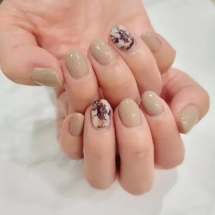 ヘアメイクアージュ 天神西通り店所属 ヘアメイクアージュ 天神西通り店のネイルデザイン ミニモ