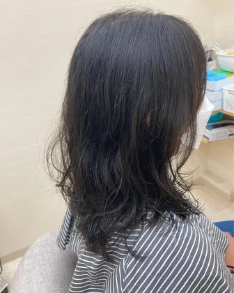 ミディアムパーマ 22年秋人気のミディアムパーマのヘアスタイル 髪型カタログ 3ページ目 ミニモ