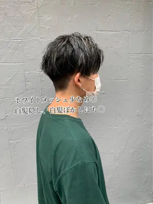 センターパートとホワイトメッシュの相性 白髪隠し 白髪ぼかしにも 紫シャンプー仕上げです 紫シ Emu所属 Zest Emu店のヘアカタログ ミニモ