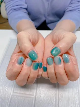 ブルーグリーンニュアンスネイル 湖ネイル シュガープラムス ネイル所属 Sugarplums Hirotaのネイル デザイン ミニモ