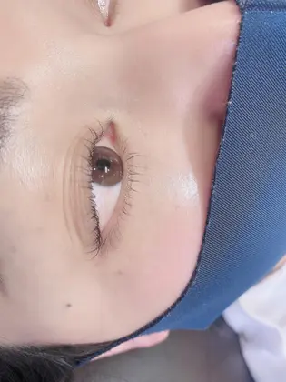 立ち上げカールで長さを お久しぶりのまつ毛パーマでくりっと可愛い目元に One Eyelash Salon大橋所属 Fujimaru Yu Kiの マツエクデザイン ミニモ