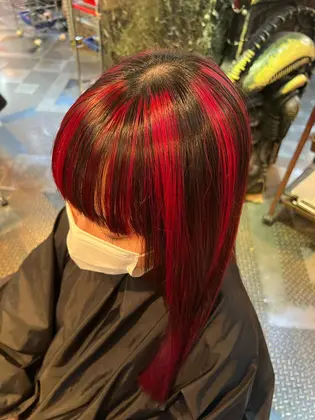 １bleach Color 前髪ランダムメッシュ デザインカラーやロングヘアも追加料金はあり Ales International所属 ふるや なつきのヘアカタログ ミニモ