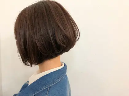 前下がりボブ 21年夏人気の前下がりボブのヘアスタイル 髪型カタログ 37ページ目 ミニモ