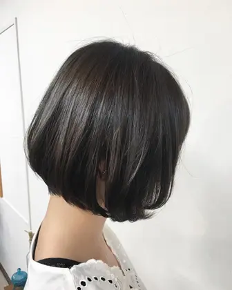 前下がりボブ 21年夏人気の前下がりボブのヘアスタイル 髪型カタログ 18ページ目 ミニモ