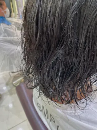 パーマで朝のセットを簡単に 辻堂美容室 辻堂美容院 パーマ女子 無造作パーマ Emio Crop Es所属 透明感カラー 長 若奈のヘアカタログ ミニモ