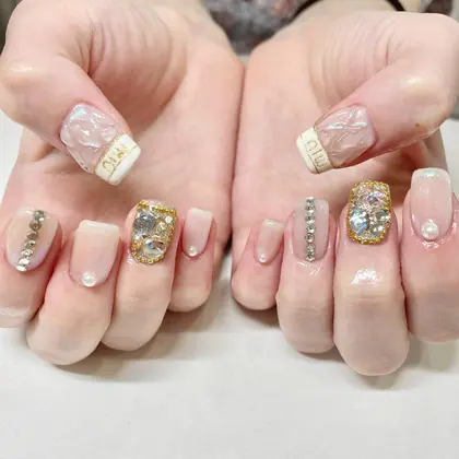 Miumiuネイル Minami Nail 宮益坂店所属 Ayako のネイルデザイン ミニモ