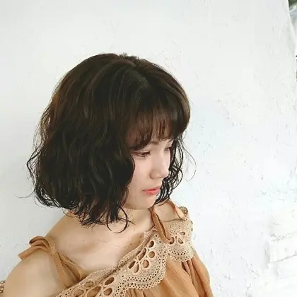 ミディアムパーマ 21年夏人気のミディアムパーマのヘアスタイル 髪型カタログ 5ページ目 ミニモ