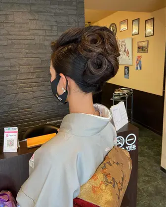 着物ヘア 21年秋人気の着物ヘアアレンジ 髪型カタログ ミニモ