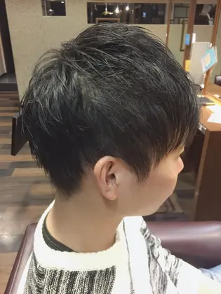 メンズショート 柔らかい髪の毛だからこそ出せるふんわり感 トップは短く束を作ってボリュームアップ Figo所属 おの あすか のヘアカタログ ミニモ