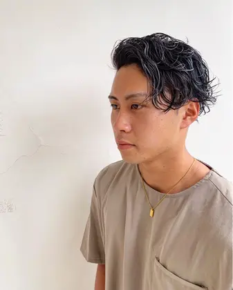 三代目jsb登坂広臣風 センターパート スパイラルパーマ Crea能見台所属 小上馬 淳司のヘアカタログ ミニモ