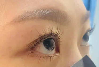 次世代まつげパーマとアイブロウ施術例です Bon Chic所属 Bon Chic 四条大宮店のマツエクデザイン ミニモ