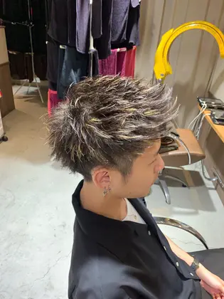 ハイライトを生かしてジェットモヒカンにカット Ciel天神橋店所属 Ciel 天神橋店のヘアカタログ ミニモ