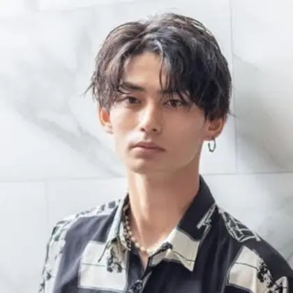 センターパート 22年冬人気のセンターパートのヘアスタイル 髪型カタログ ミニモ