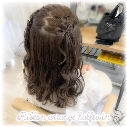 編み込みリボンハーフツイン Euphoria Harajuku所属 女の子の可愛いヘア Momonaのヘアカタログ ミニモ