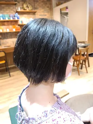 刈り上げ前下がりショートです ポイントとしては見ての通りの後ろの刈り上げにしてスッキリさせ でも Sarah所属 小川 夕羽紀のヘアカタログ ミニモ