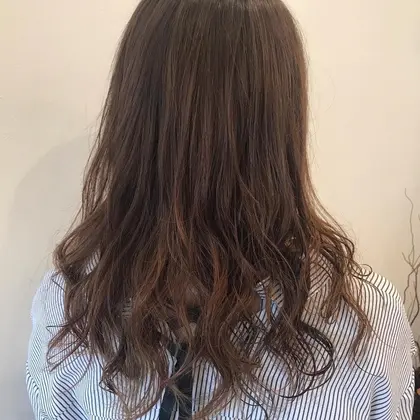 ロング巻き髪アレンジ Caron Cherie所属 古谷 美月のヘアカタログ ミニモ