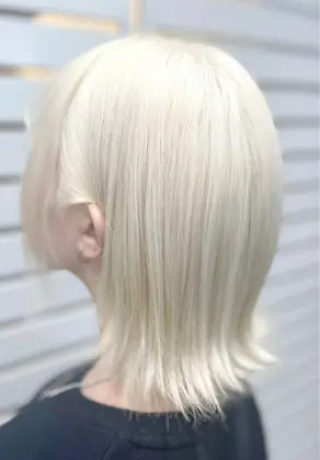 ハイトーン ホワイトカラー ホワイトブロンド ホワイトベージュ Oahu所属 メンズホワイトカラー 推し Yuuka のヘアカタログ ミニモ