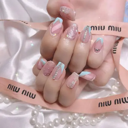 ブランドロゴ 長き ネイルパーツ 2個セット miumiu