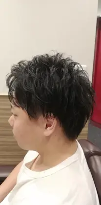 サイドはツーブロックで後ろは刈り上げないですっきりにしました 銀座マツナガ神田店所属 仁保 聖也のヘアカタログ ミニモ