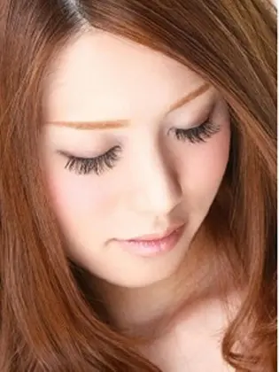 E Lla Eyelashのマツエクサロン スタッフ情報 赤坂 佳保里 ミニモ