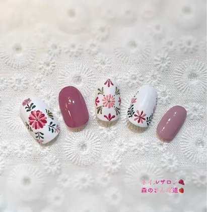 ネイル おしゃれ かわいい色 かわいい絵 春日井ネイルサロン ハンドネイル ジェルネ 森のさんぽ道所属 森の さんぽ道のネイル デザイン ミニモ