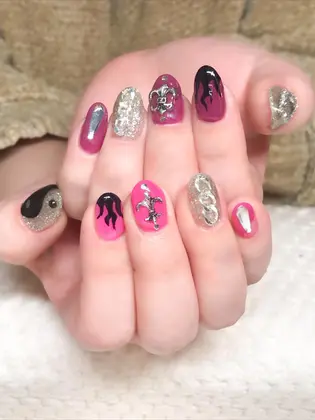 毒かわ概念推しネイル卍卍 ジェルネイル 推しネイル アニメネイル シルバーパーツネイル Nyanco Nail所属 Nyanco Nailの ネイルデザイン ミニモ