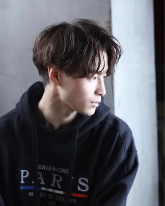 ラフで決まりすぎない 前下がりセンターパートスタイル スタイリングもグリースやワックスを使って Galante所属 口コミ高評価 倉兼翔のヘアカタログ ミニモ