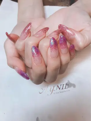 ゴールドネイル 21年夏人気のゴールドネイルのネイルデザイン ネイルアートカタログ 19ページ目 ミニモ