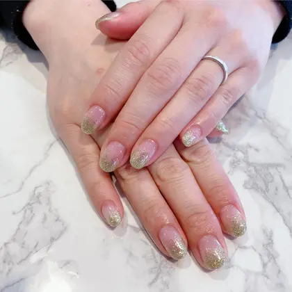 グラデーション 21年夏人気のグラデーション ラメグラデのネイルデザイン ネイルアートカタログ 68ページ目 ミニモ