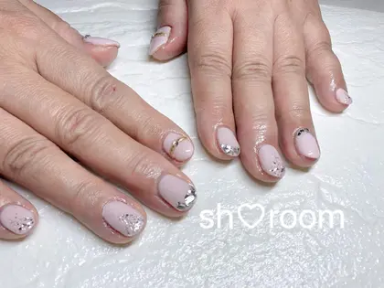 ミラーネイル 鏡フレンチ リングネイル Nail Salon Saki所属 Sh Roomのネイルデザイン ミニモ