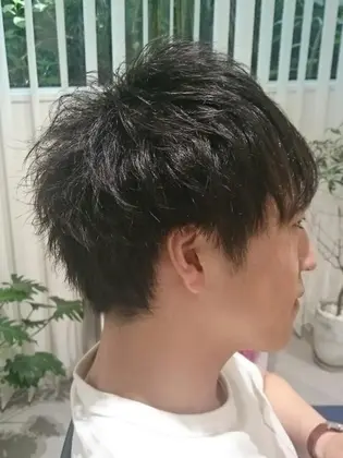 後ろは被せず刈り上げを繋げたツーブロックスタイルです Laughiew所属 門野 なつきのヘアカタログ ミニモ