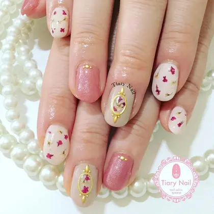 Tiarynail 羽生店所属 奥田 寧音のネイルデザイン ミニモ
