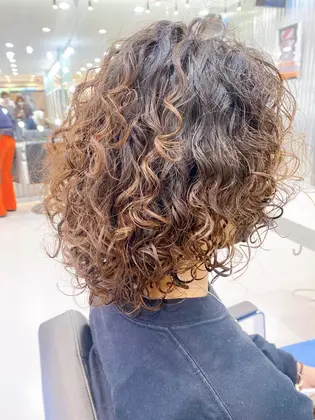 ゆるっと大きめスパイラルパーマ Odeon Store所属 ニュアンスパーマ みやもとかおりのヘアカタログ ミニモ